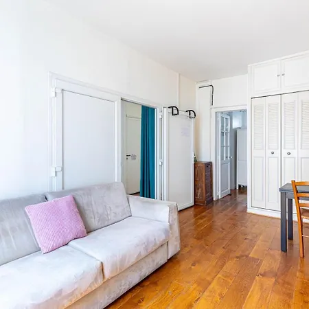 Апартаменты Guestready - Quiet Oasis Steps From Sacre-coeur Париж